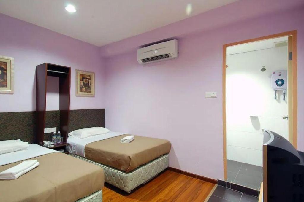 Aristo Hotel @ Putatan Kota Kinabalu Exterior photo